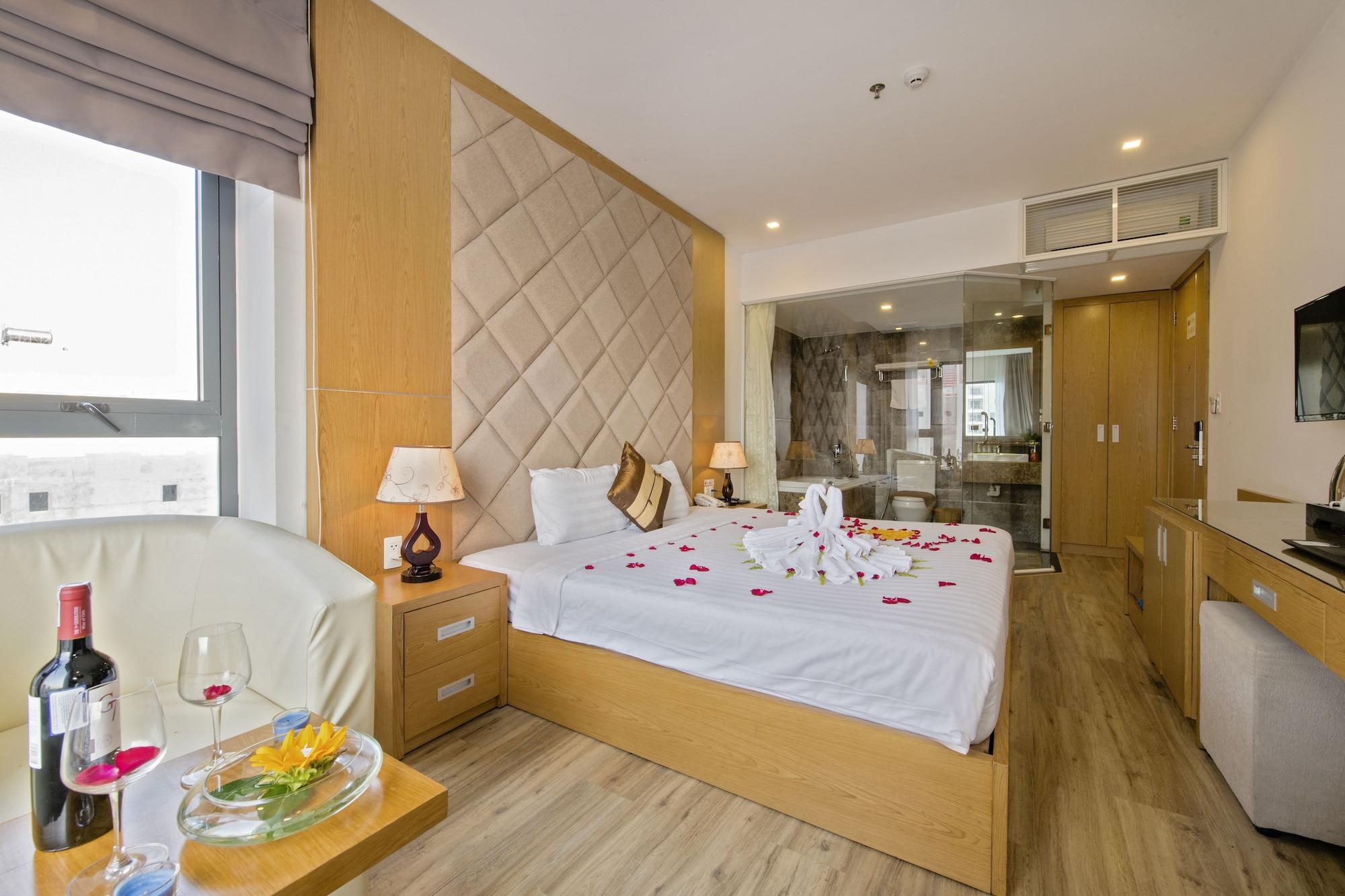 Helios Boutique Hotel & Spa Da Nang Exterior photo